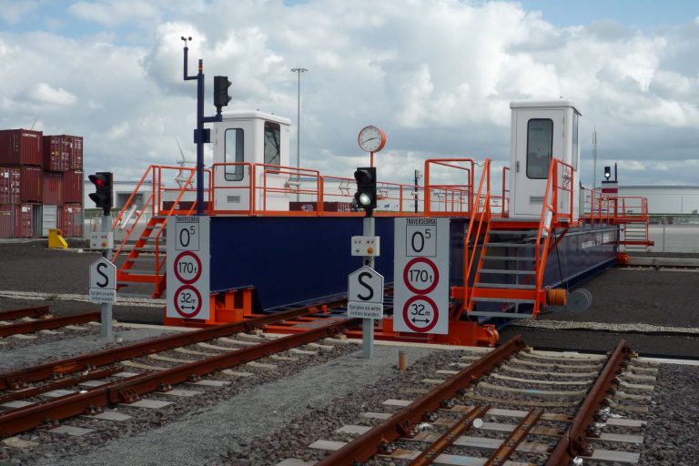 Train traverser | Bemo Rail expert in Shunting Technology